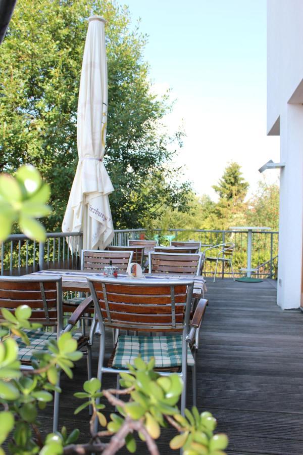 Landgasthof 'Zur Quelle' Wächtersbach Esterno foto
